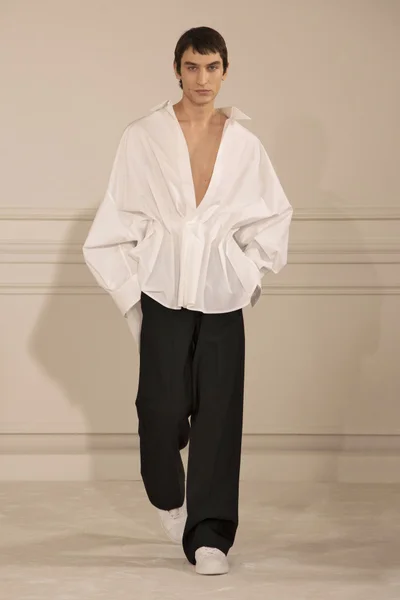 Look 3